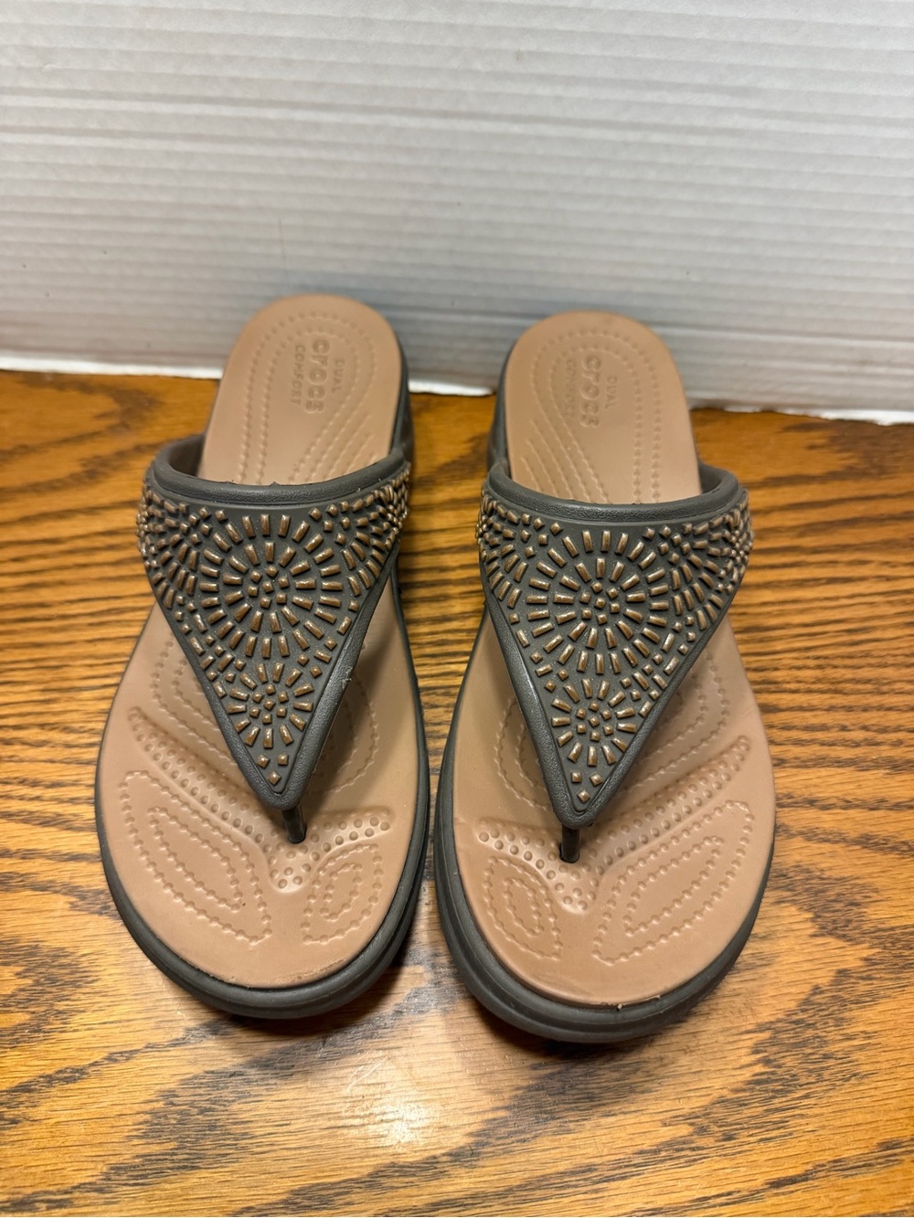 CROCS Gray Beaded Thong Sandals with Taupe Footbed
